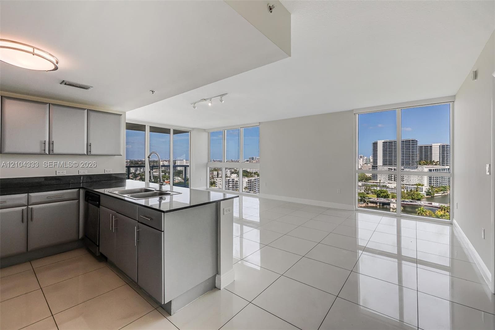 TERRAZAS RIVERPARK VILLAG · #1806 in Miami - Photo 4