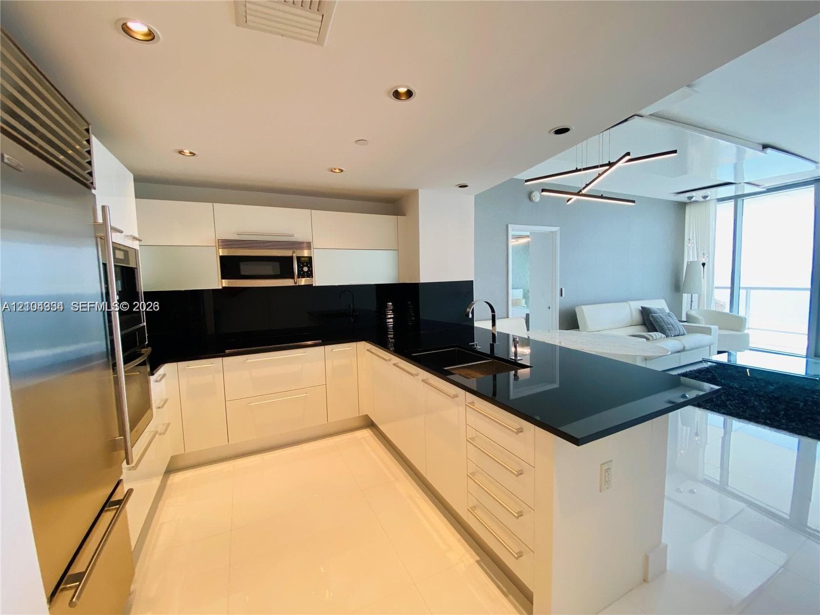Jade Ocean · #907 in Sunny Isles Beach - Photo 4