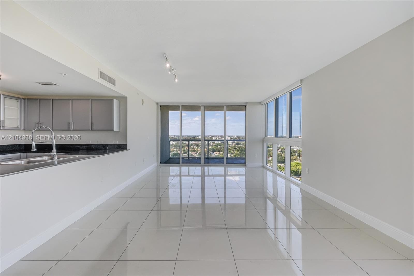 TERRAZAS RIVERPARK VILLAG · #2306 in Miami - Photo 10
