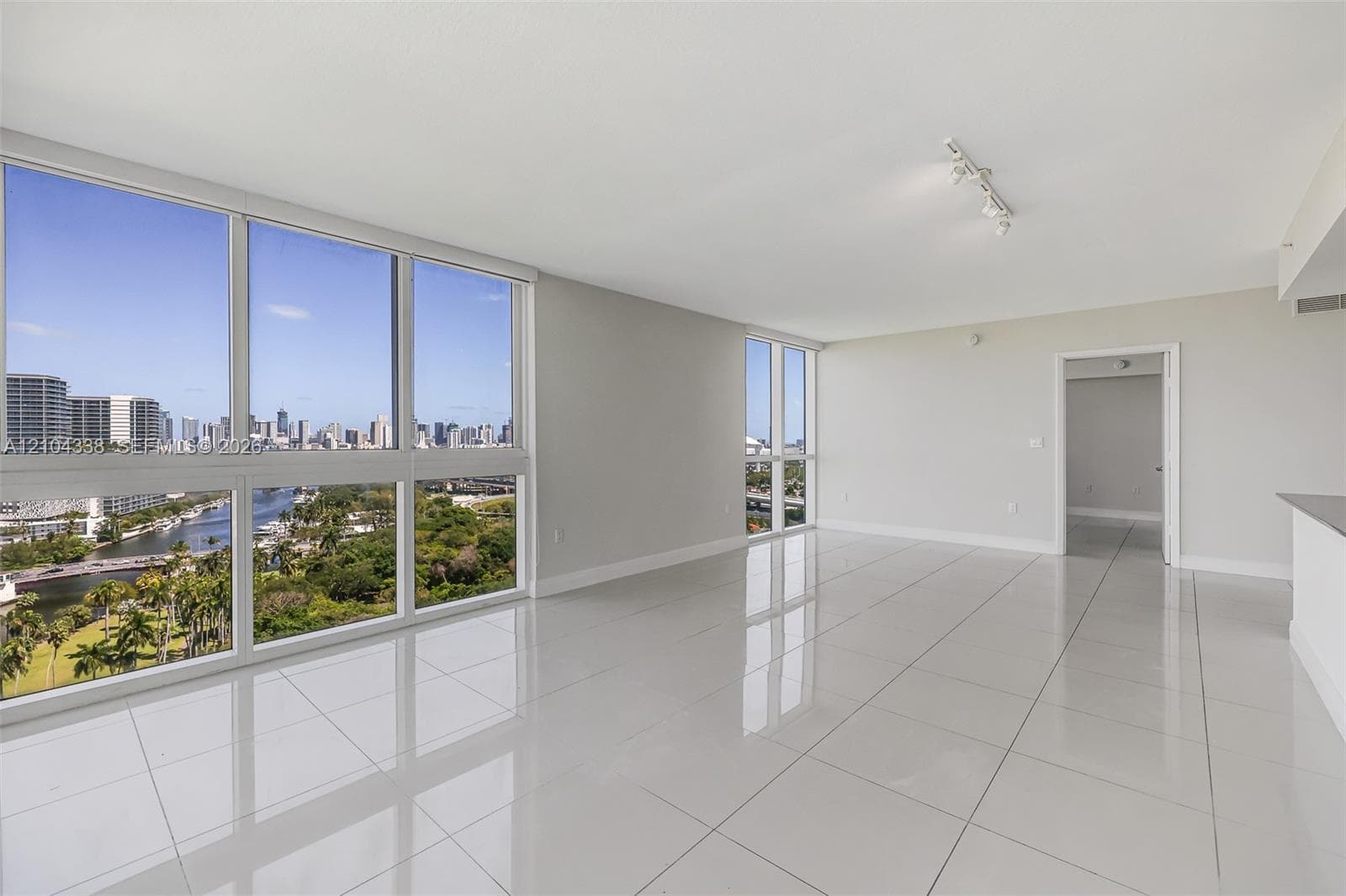 TERRAZAS RIVERPARK VILLAG · #2306 in Miami - Photo 8
