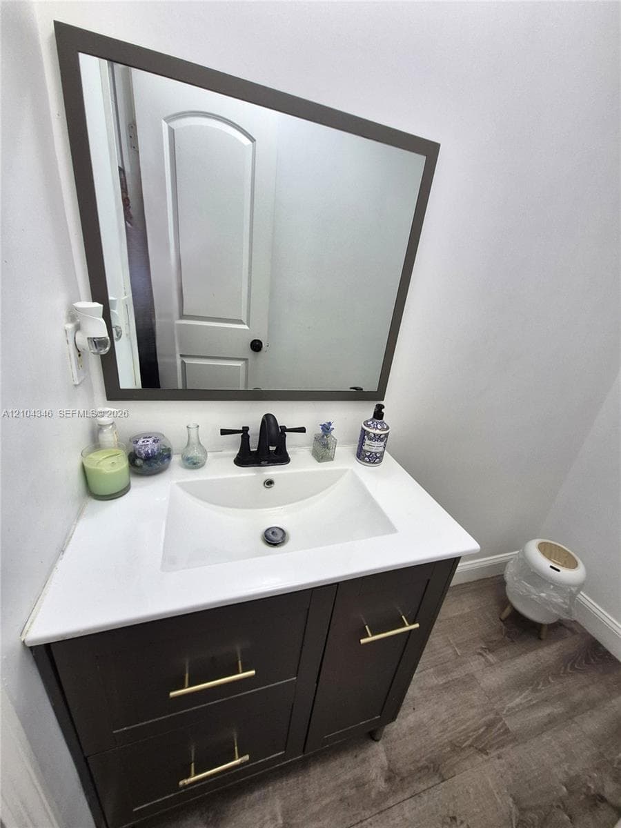 203 NE 12th Ave #203 photo 17