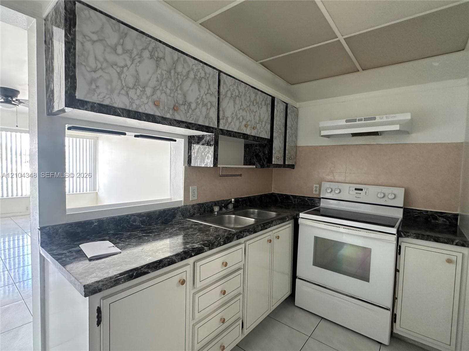 FOUNTAINVIEW CONDO NO 4 · #211 in Miami - Photo 7