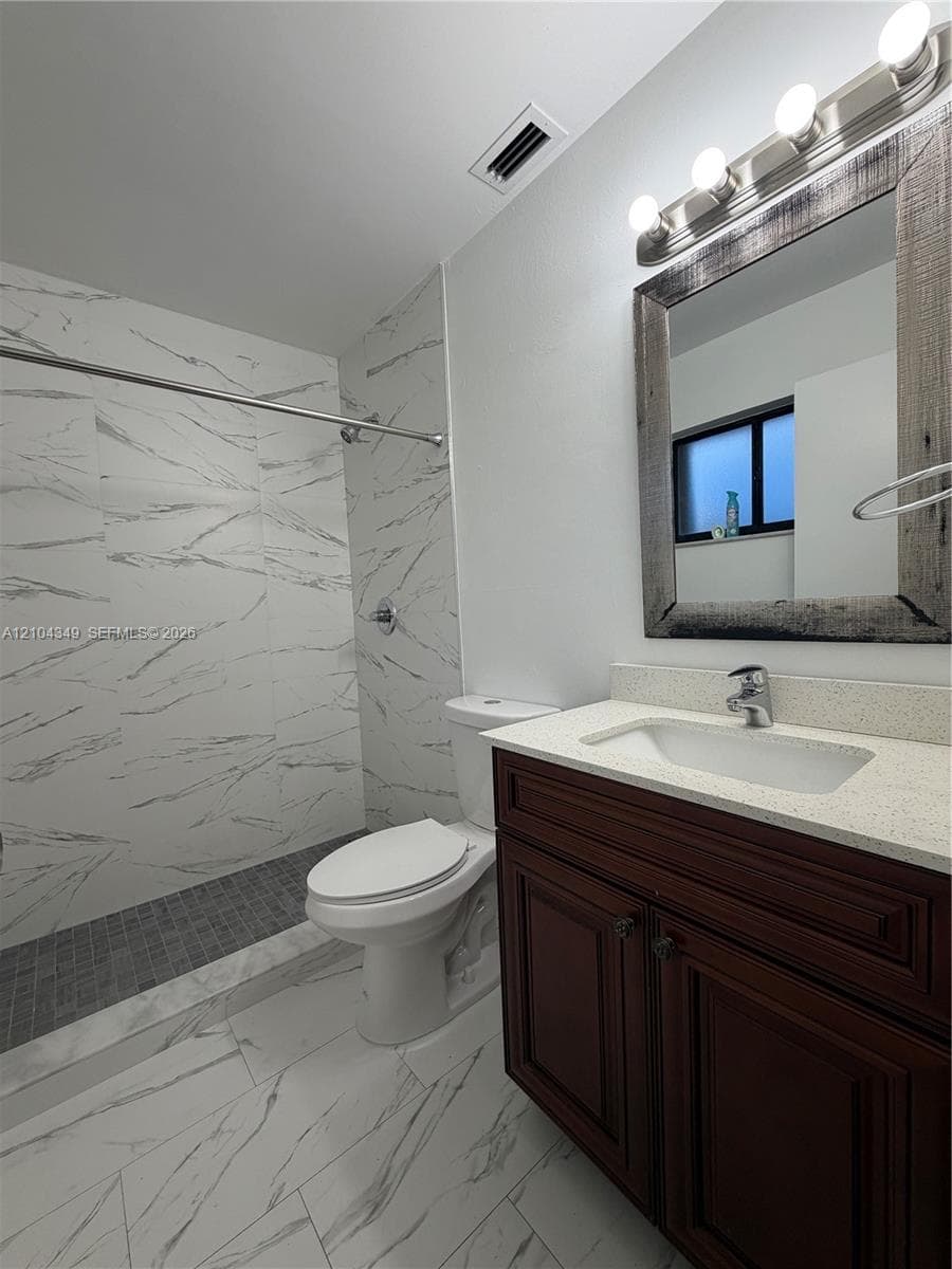 LAS HADAS CONDO · #8C in Hialeah - Photo 16