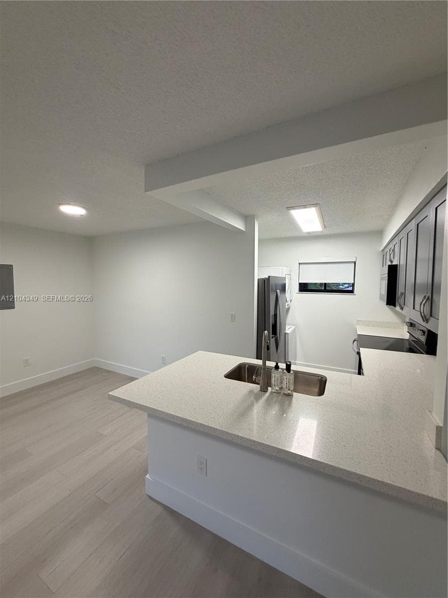 LAS HADAS CONDO · #8C in Hialeah - Photo 3