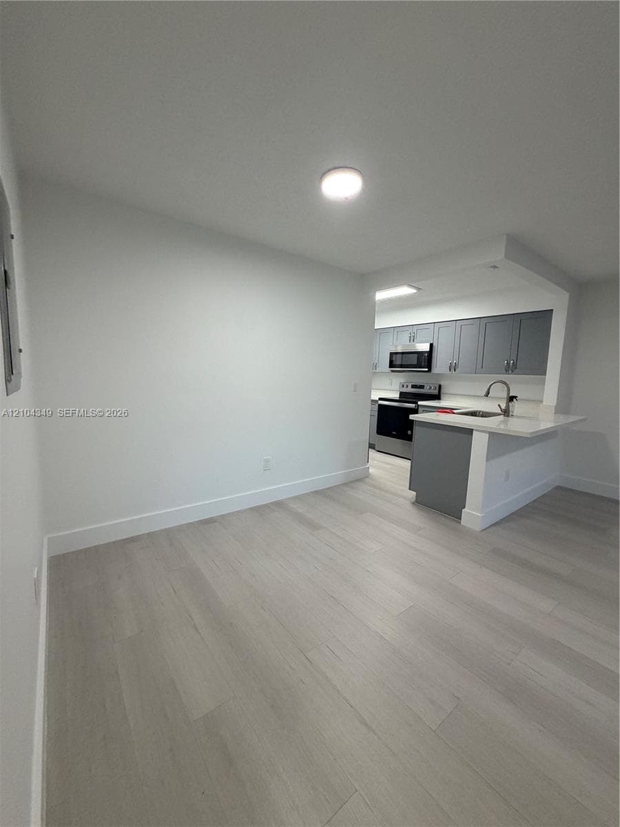 LAS HADAS CONDO · #8C in Hialeah - Photo 9