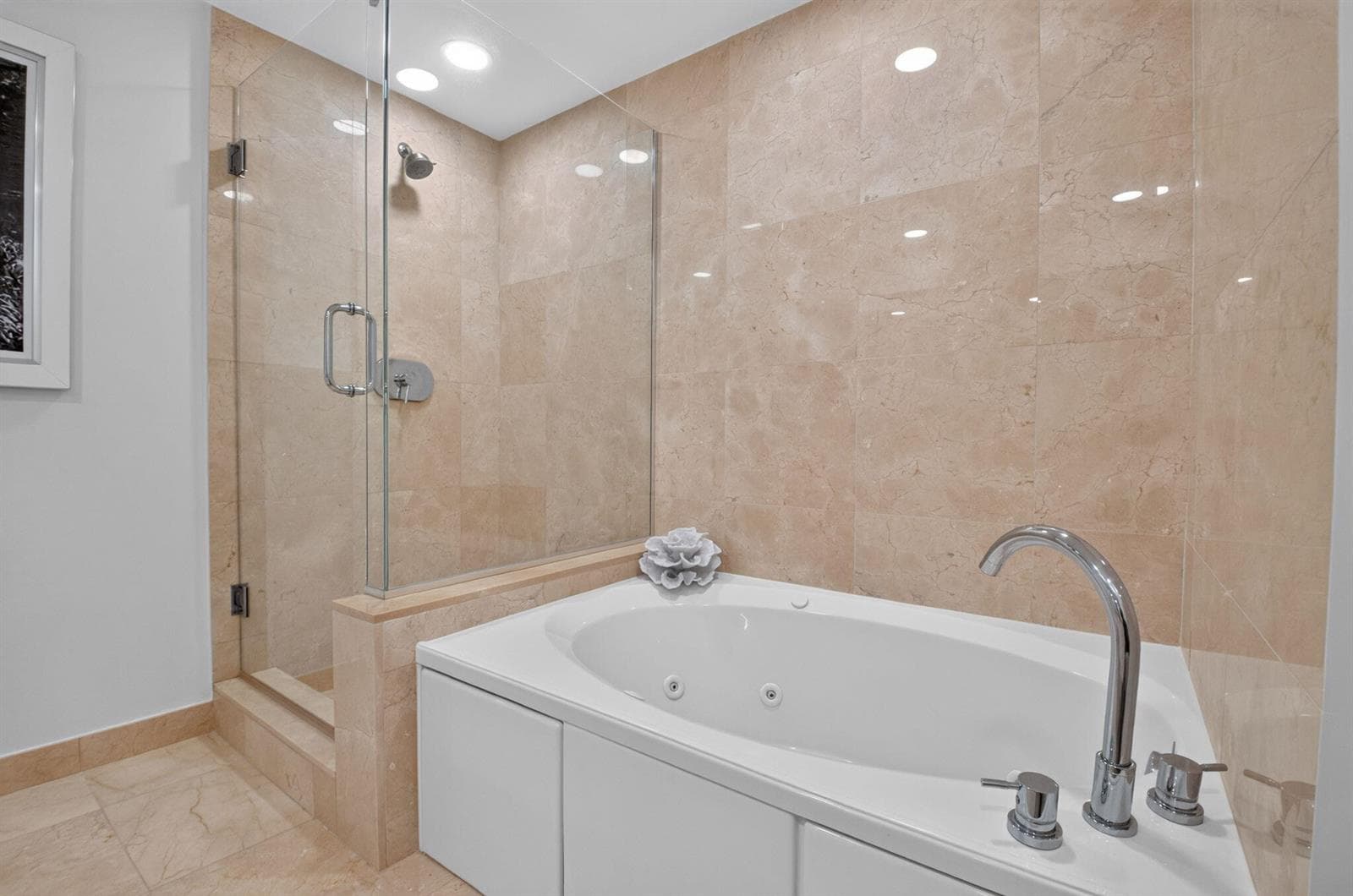 Primary Bathroom Jetted Tub