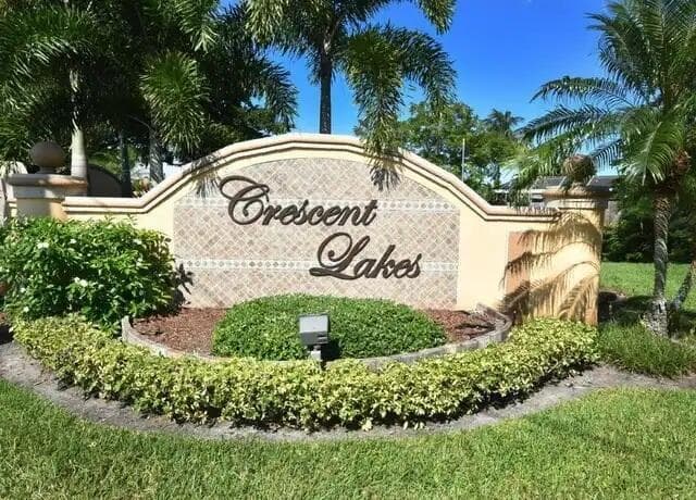 Crescent Lakes
