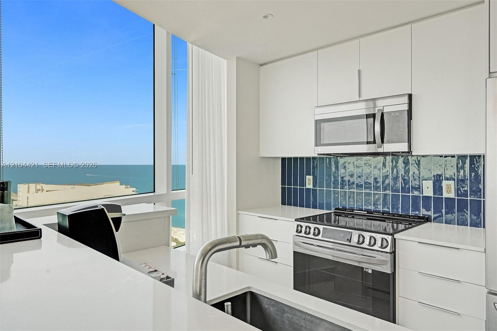 Fontainebleau Tresor · #2915 in Miami Beach - Photo 16