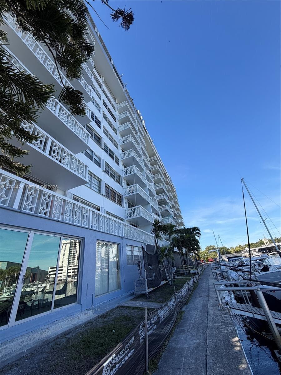 KEYSTONE HARBOR CLUB COND · #804 in North Miami - Photo 38