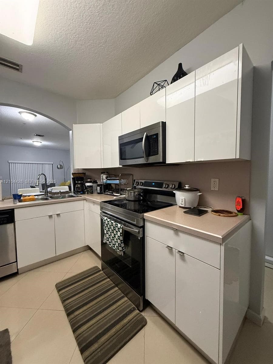 Las Brisas At Doral · #101 in Doral - Photo 7