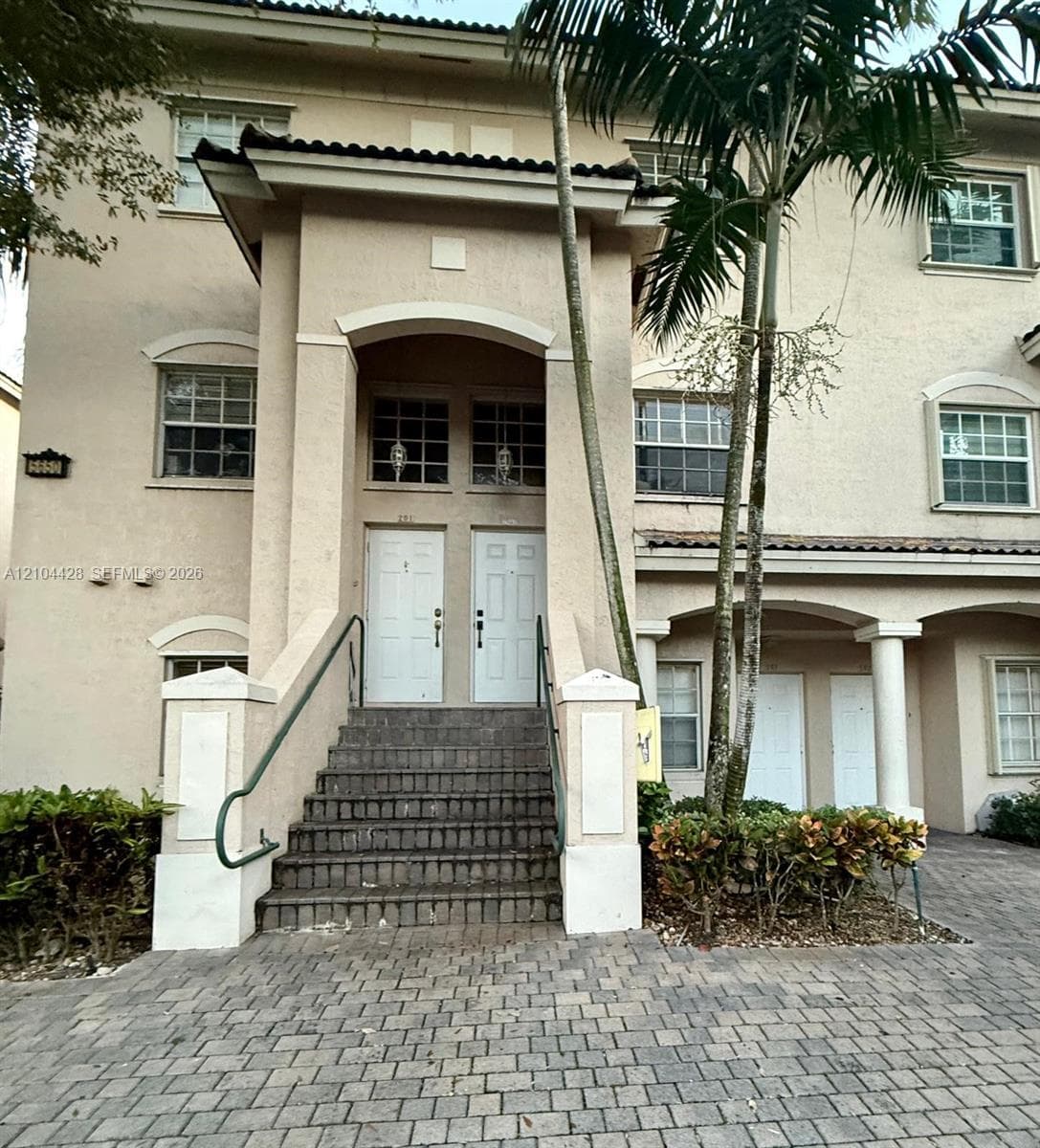 Las Brisas At Doral · #101 in Doral - Photo 4