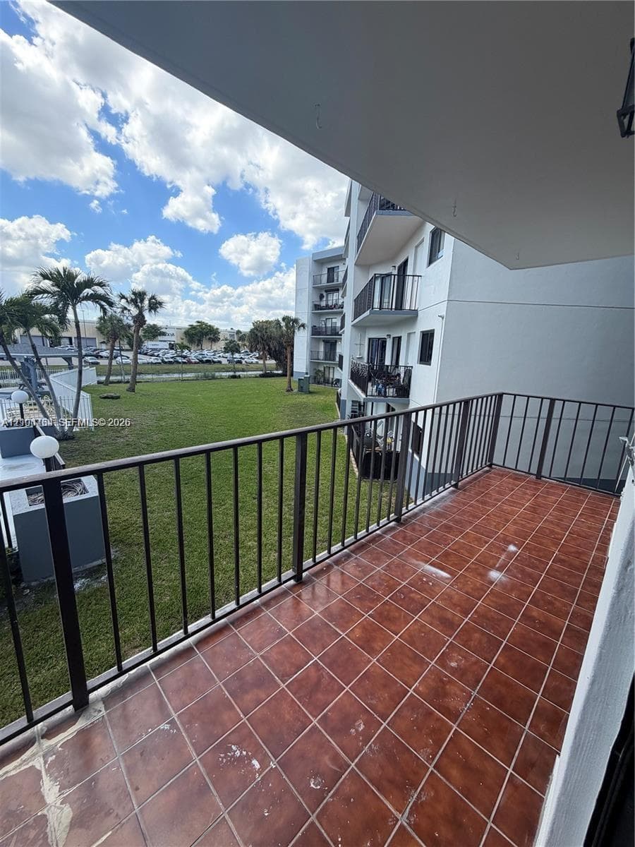 VERSAILLES PLAZA CONDO · #201 in Hialeah - Photo 16