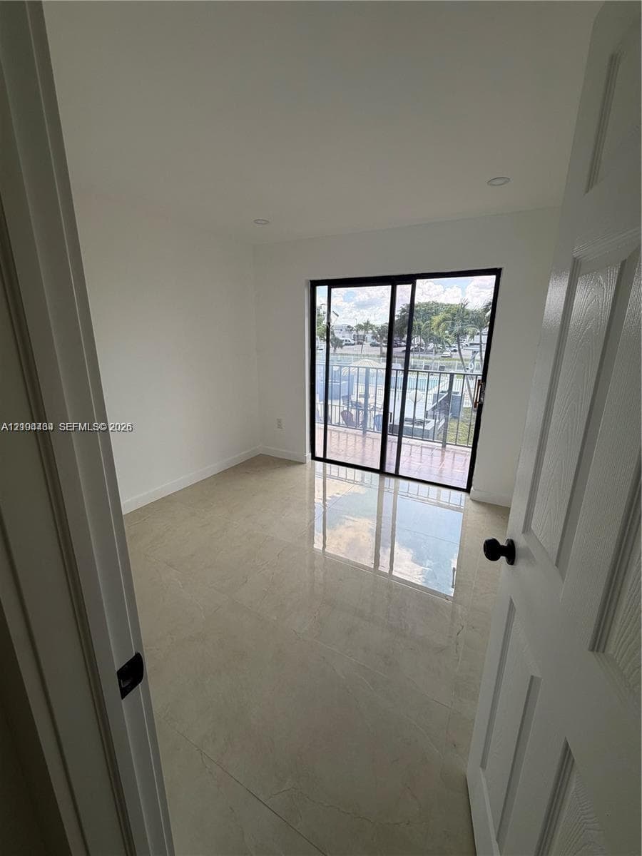 VERSAILLES PLAZA CONDO · #201 in Hialeah - Photo 7