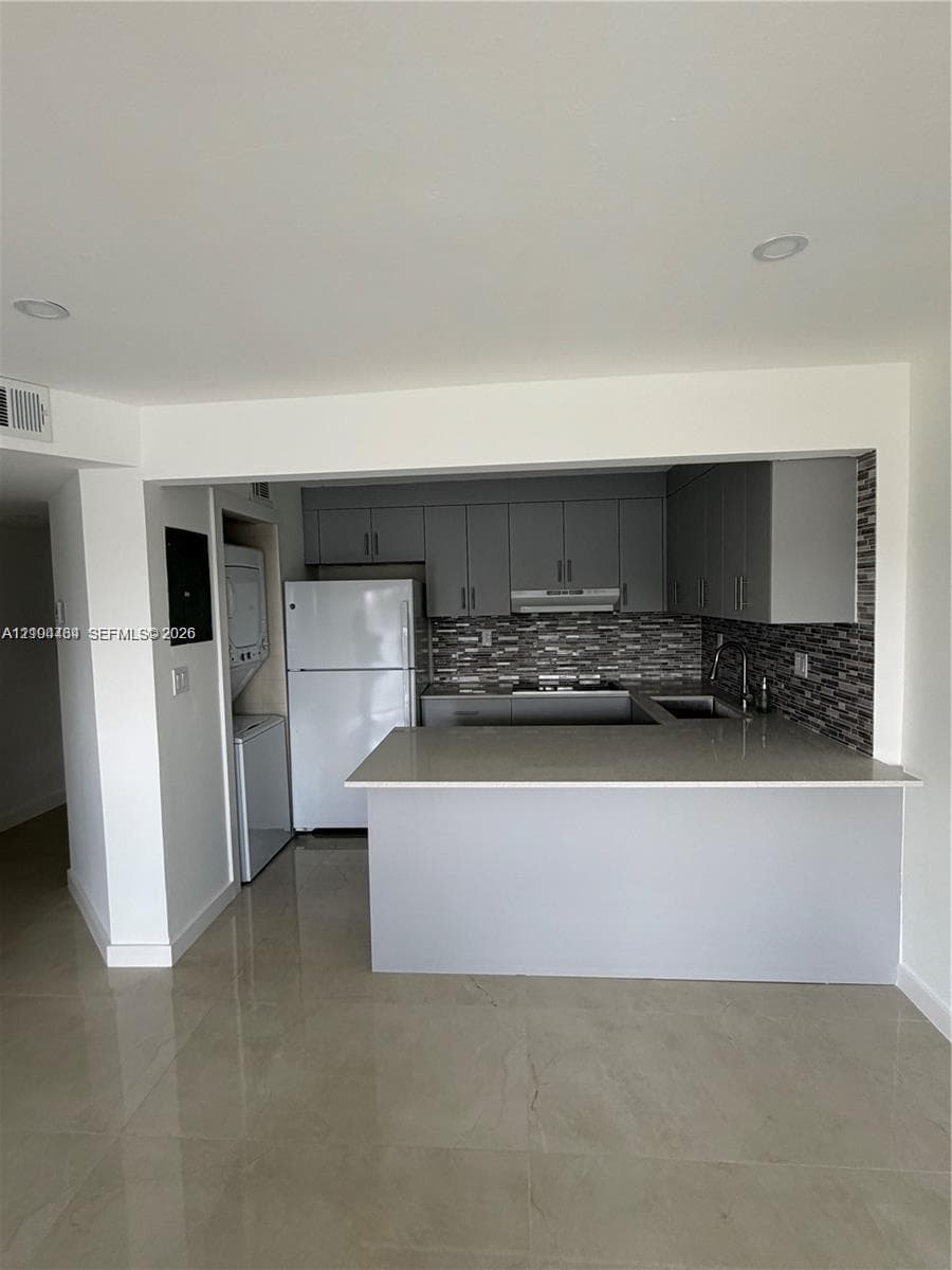 VERSAILLES PLAZA CONDO · #201 in Hialeah - Photo 3