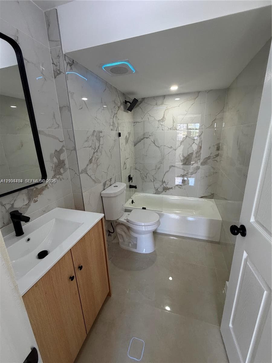VERSAILLES PLAZA CONDO · #201 in Hialeah - Photo 9