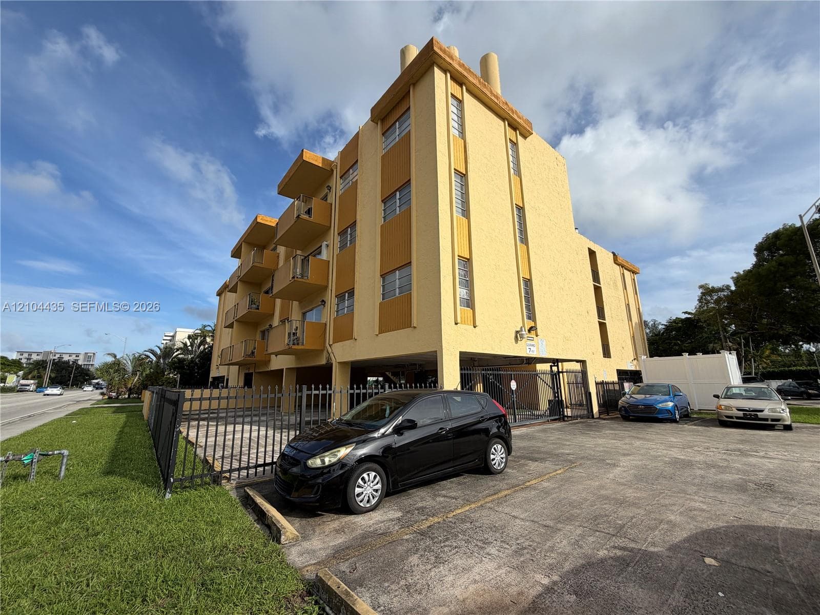 GRIFFING CONDO · #404 in North Miami - Photo 13