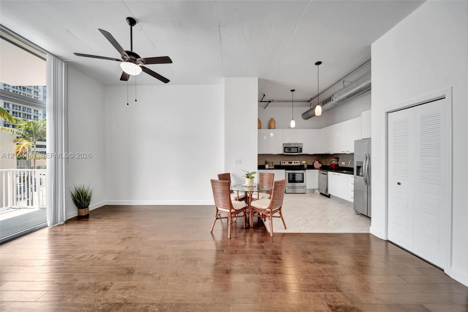 LOFTS AT HOLLYWOOD STATIO · #320 in Hollywood - Photo 3