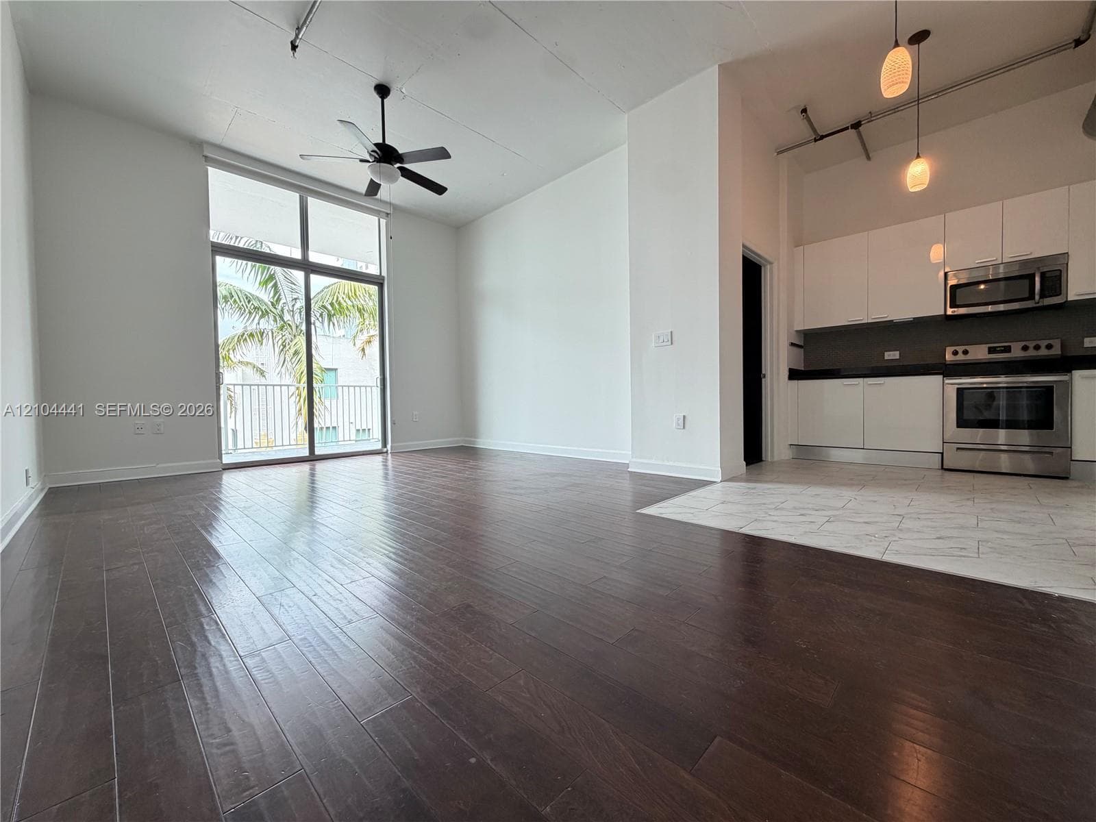 LOFTS AT HOLLYWOOD STATIO · #320 in Hollywood - Photo 5