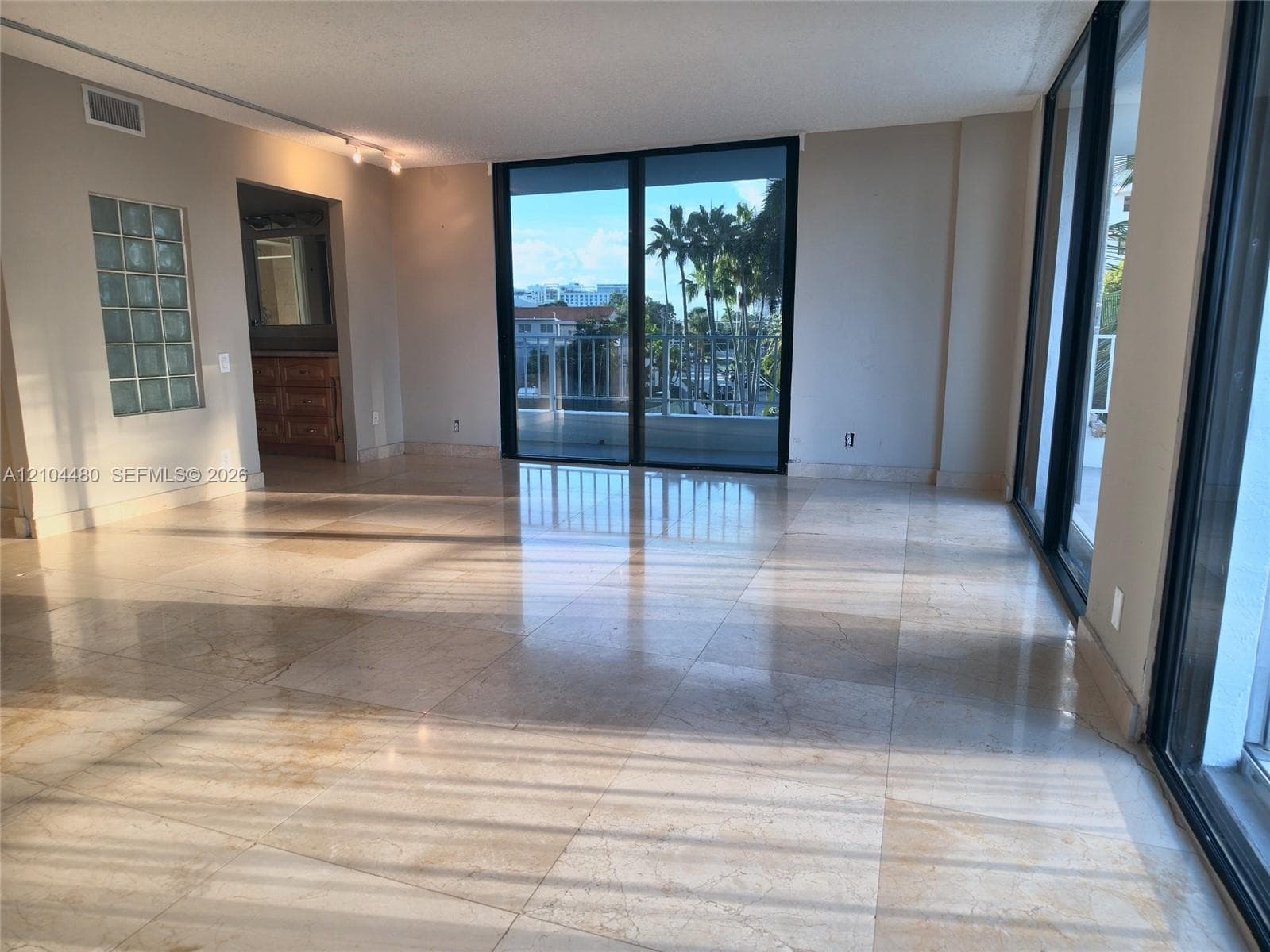 Brickell Harbour · #4I in Miami - Photo 9