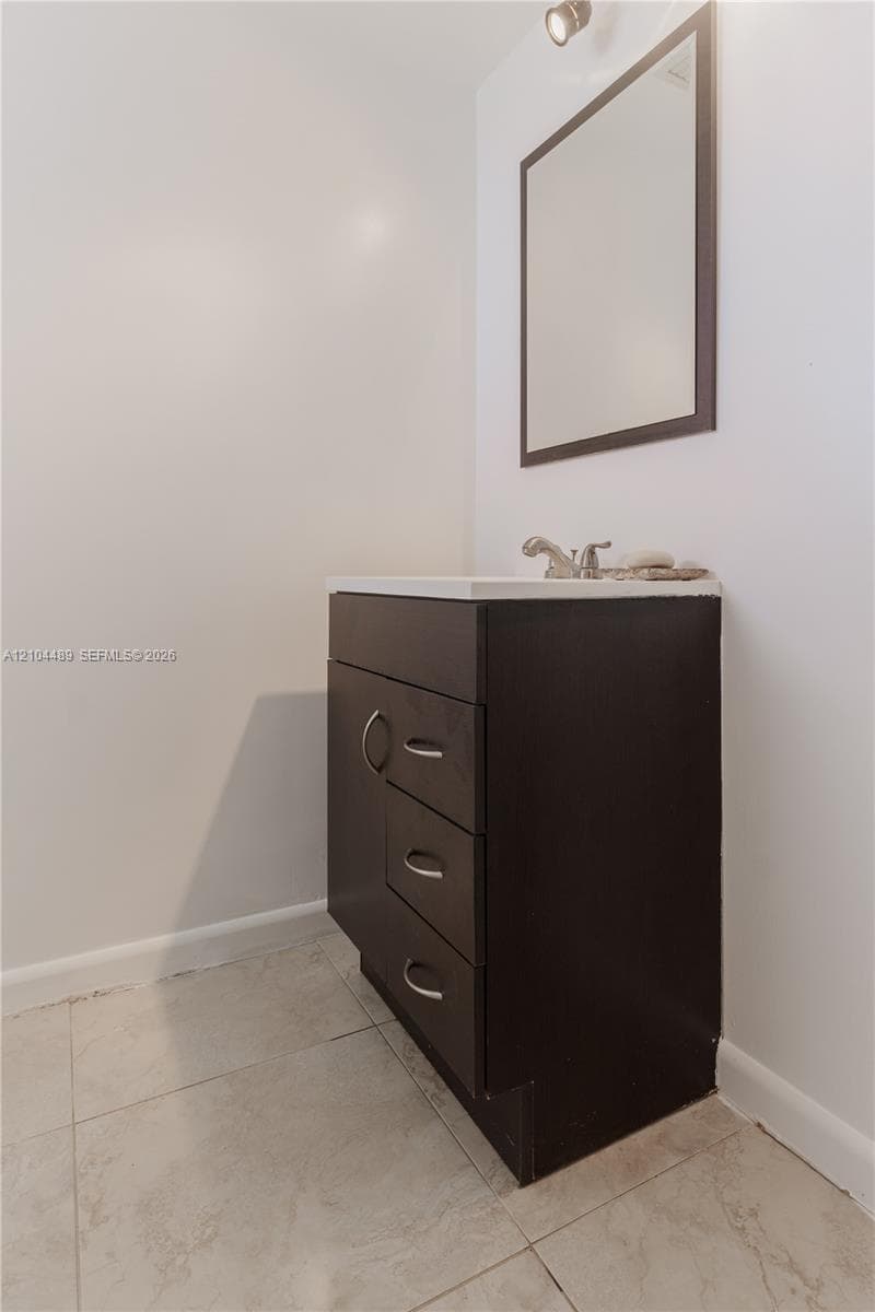 JADE WINDS GROUP-DAISY GA · #714-2 in Miami - Photo 13