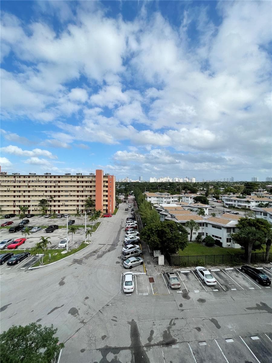 JADE WINDS GROUP-DAISY GA · #714-2 in Miami - Photo 3