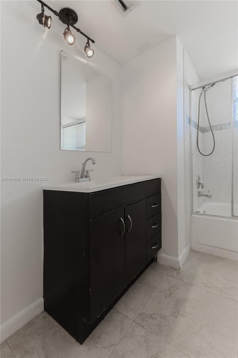JADE WINDS GROUP-DAISY GA · #714-2 in Miami - Photo 24