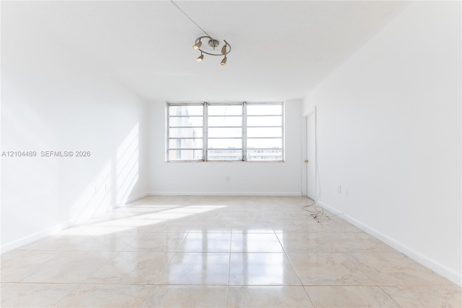 JADE WINDS GROUP-DAISY GA · #714-2 in Miami - Photo 15