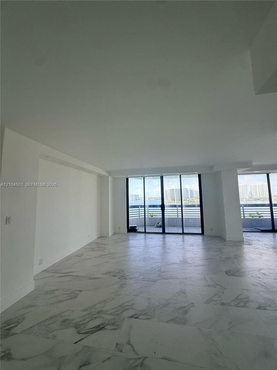 Mystic Pointe Tower 200 · #1005 in Aventura - Photo 16
