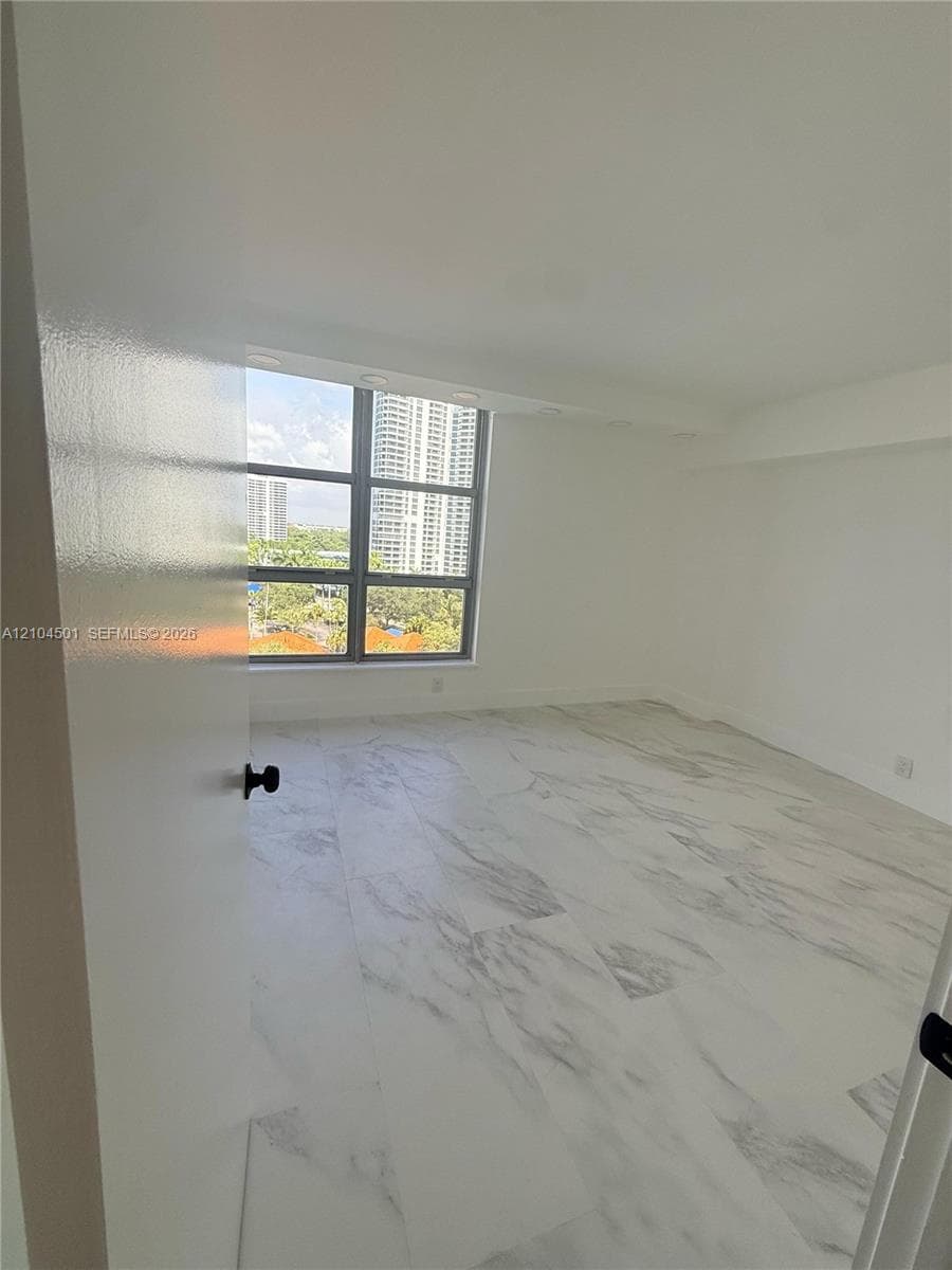 Mystic Pointe Tower 200 · #1005 in Aventura - Photo 22