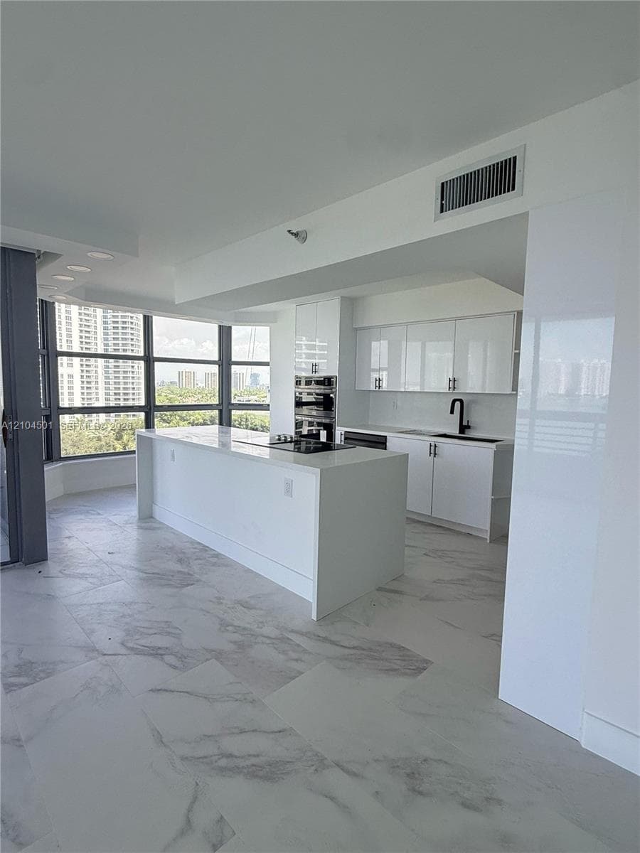Mystic Pointe Tower 200 · #1005 in Aventura - Photo 1