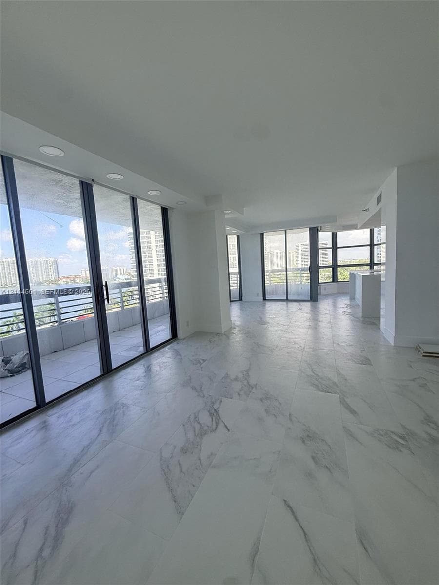 Mystic Pointe Tower 200 · #1005 in Aventura - Photo 24
