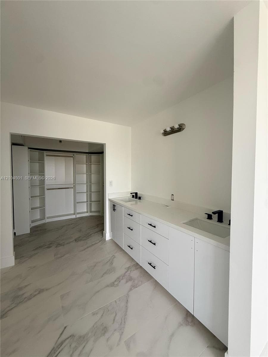 Mystic Pointe Tower 200 · #1005 in Aventura - Photo 10