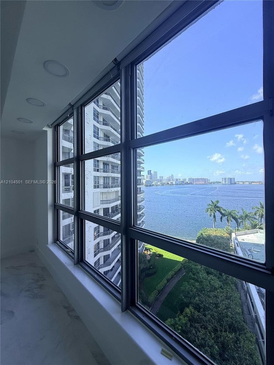 Mystic Pointe Tower 200 · #1005 in Aventura - Photo 41