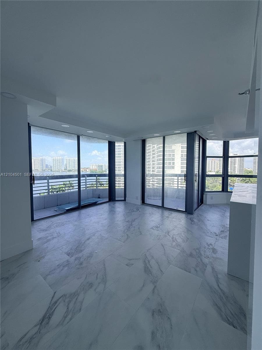 Mystic Pointe Tower 200 · #1005 in Aventura - Photo 19