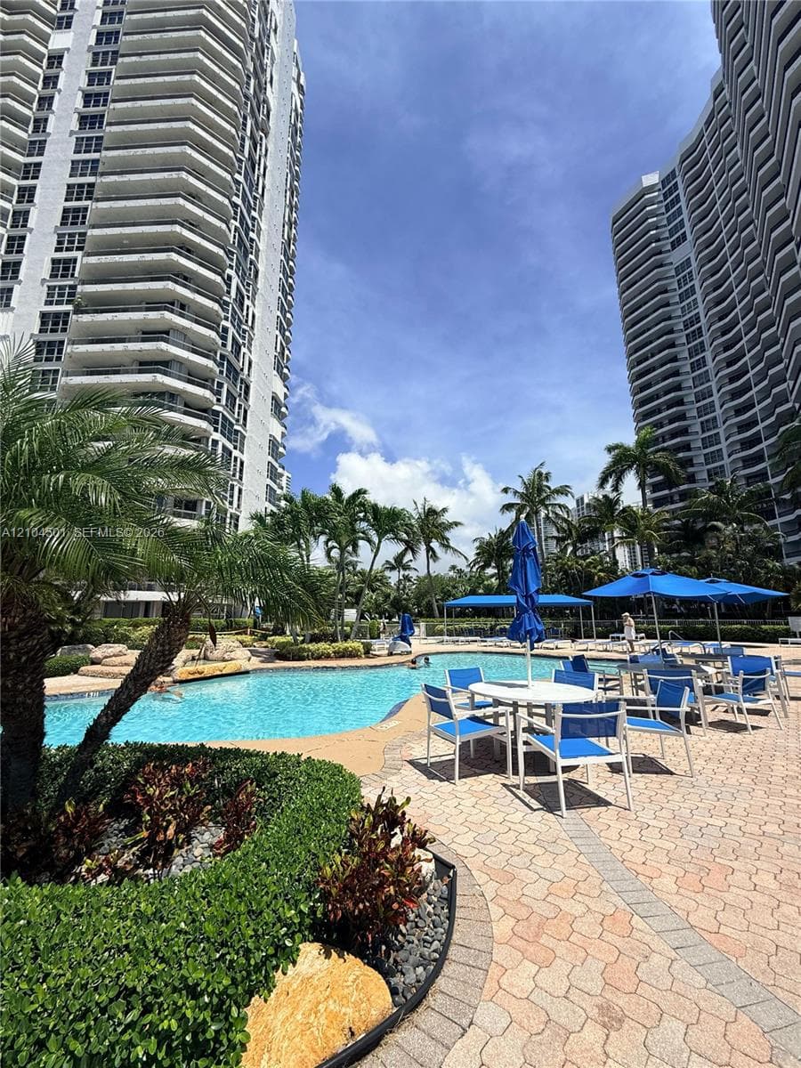 Mystic Pointe Tower 200 · #1005 in Aventura - Photo 39