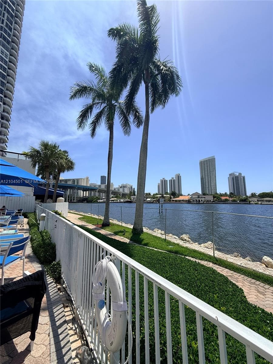 Mystic Pointe Tower 200 · #1005 in Aventura - Photo 29