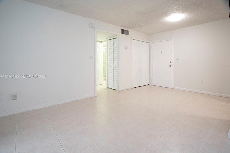 LAS ESTRELLAS CONDO · #111 in Hialeah - Photo 5