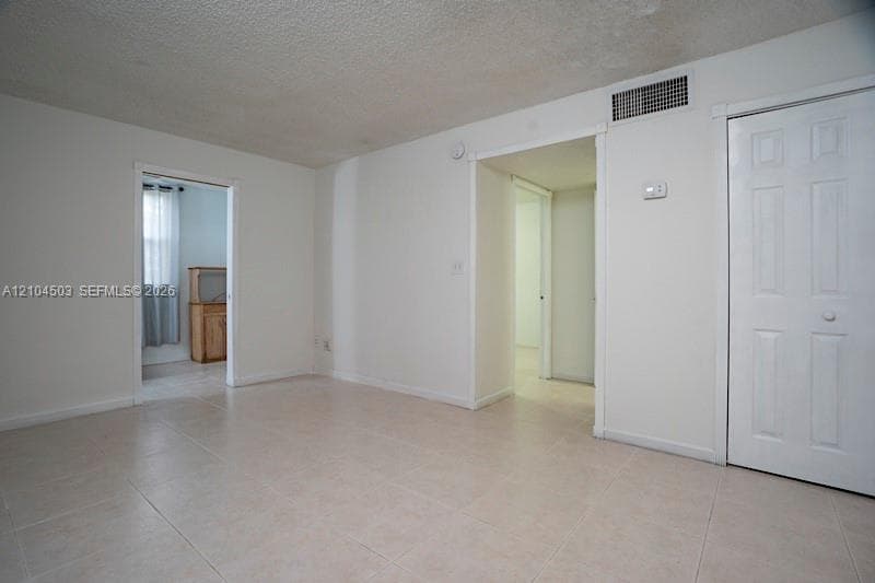 LAS ESTRELLAS CONDO · #111 in Hialeah - Photo 10