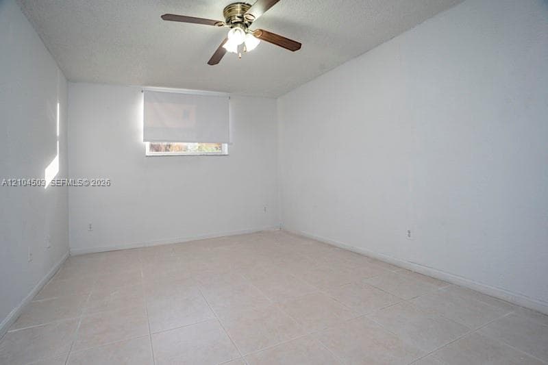 LAS ESTRELLAS CONDO · #111 in Hialeah - Photo 14