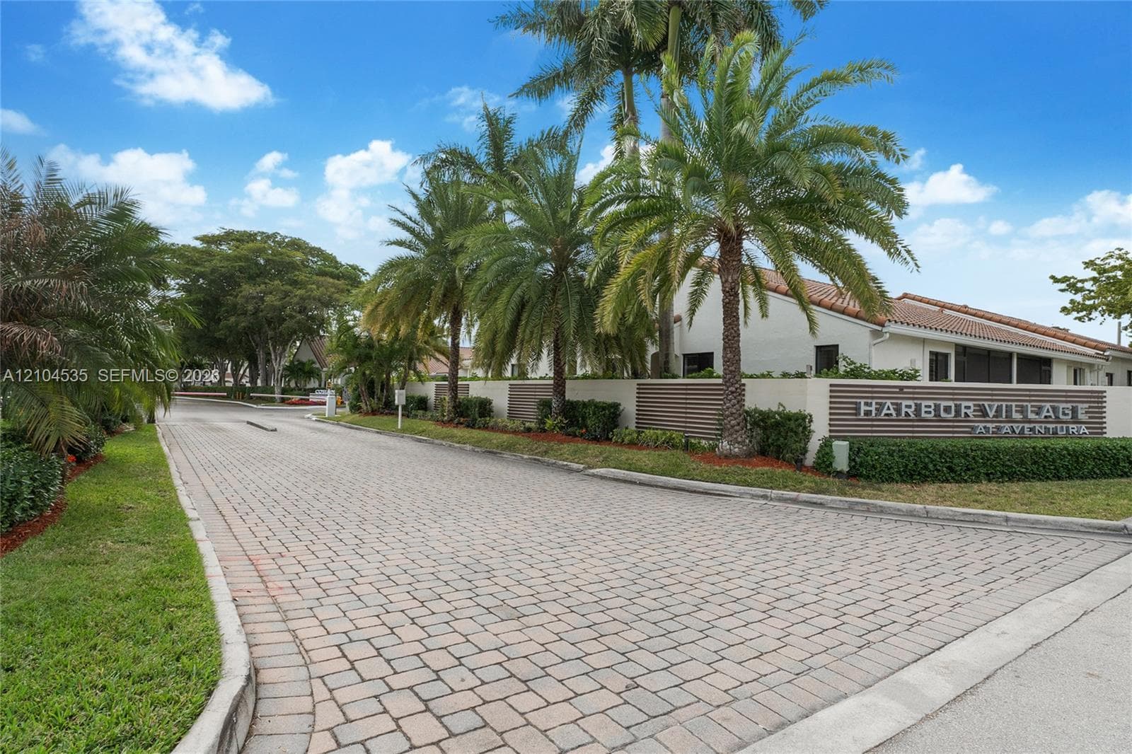 COSTAIN VILLAS · #211-21 in Aventura - Photo 20