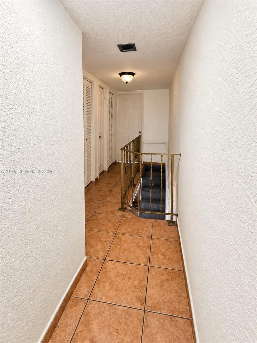1064 W 42nd St #9 photo 14