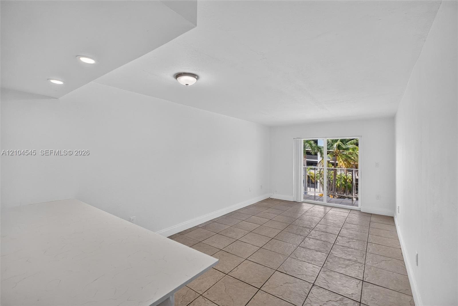 RIO CRISTAL · #301C in Miami - Photo 1