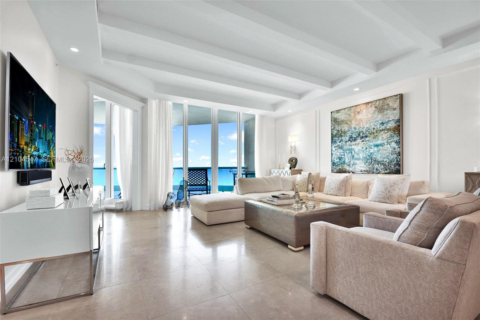 Turnberry Ocean Colony · #1401 in Sunny Isles Beach - Photo 2