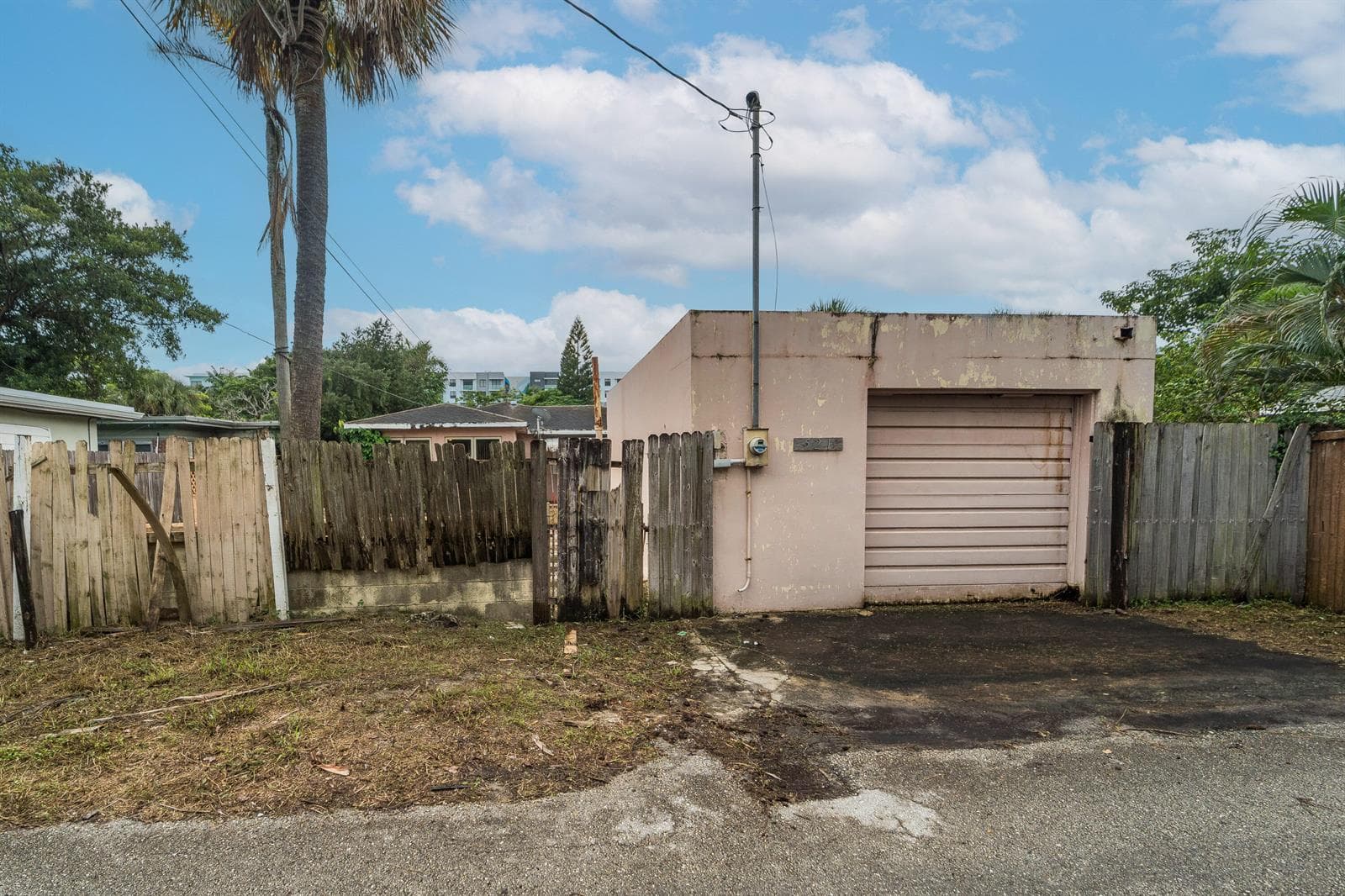 Detached Garage