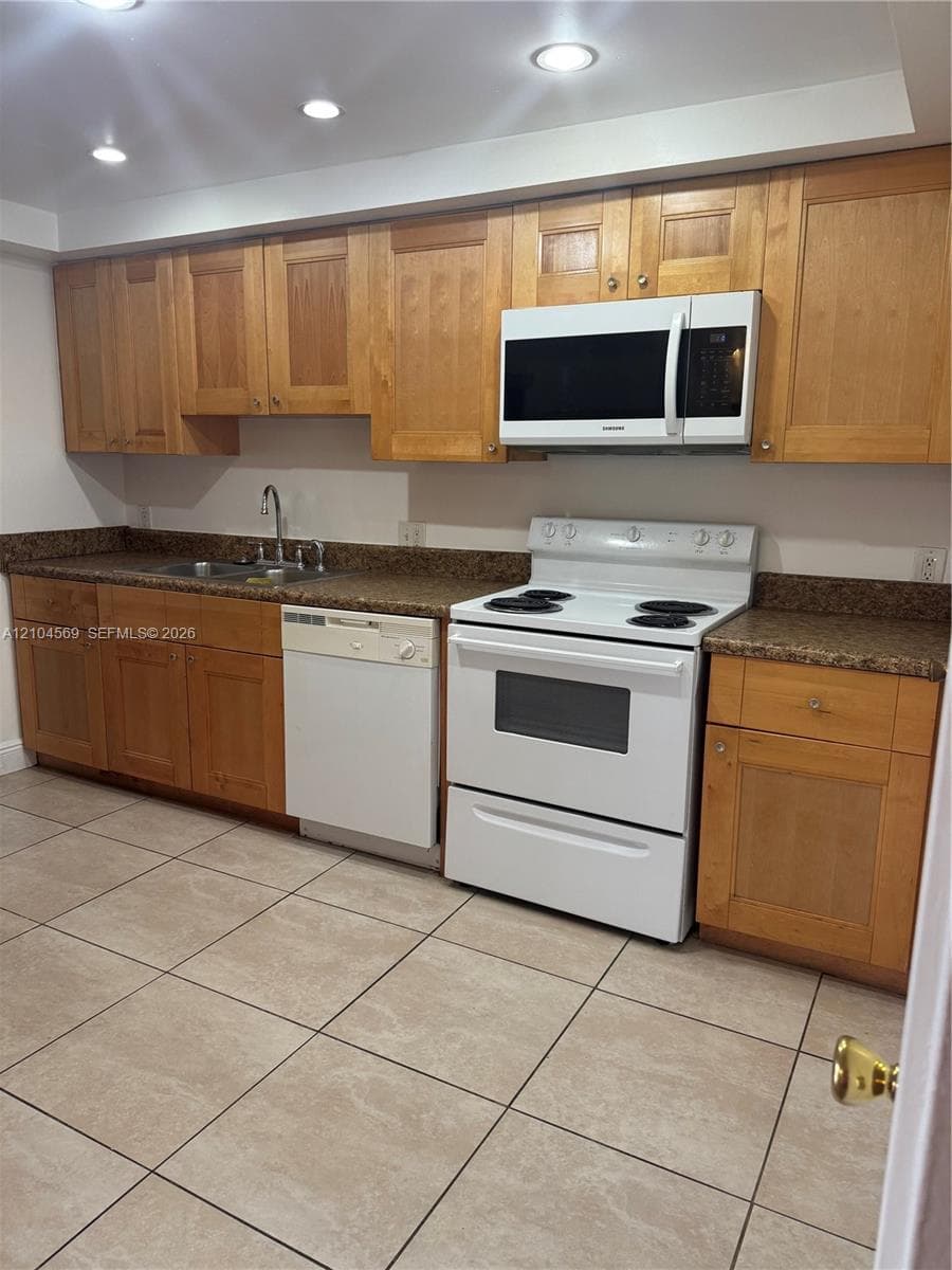KENDALL ACRES WEST CONDO · #318E in Miami - Photo 5