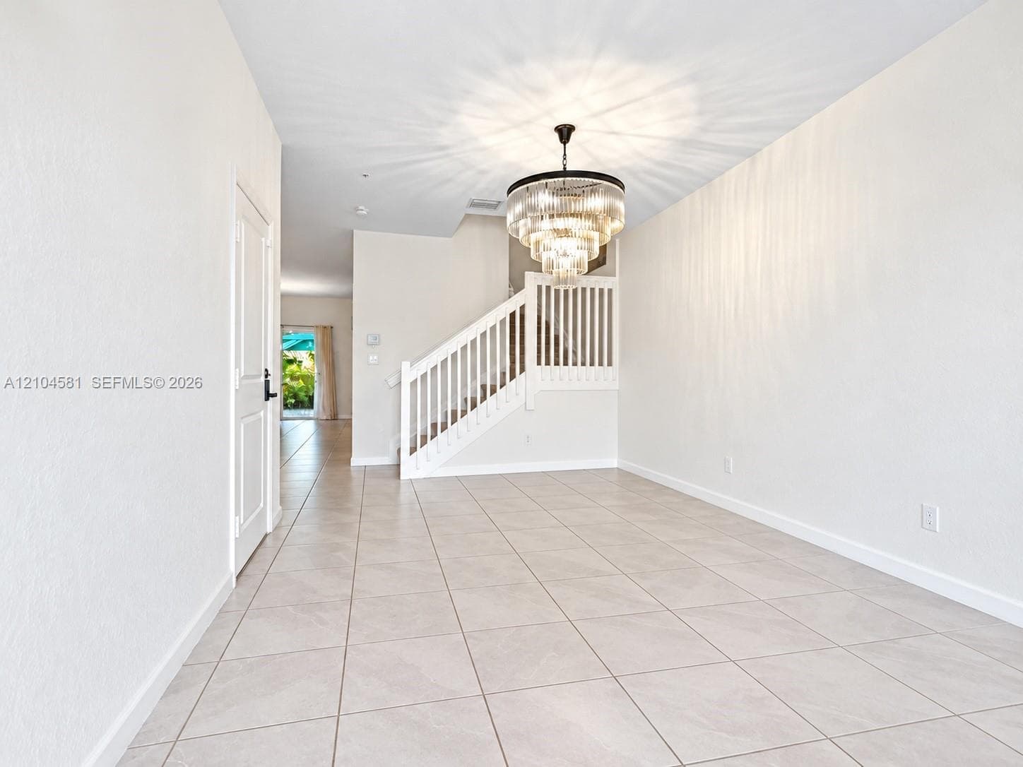 1108 SE 26th Ter photo 2