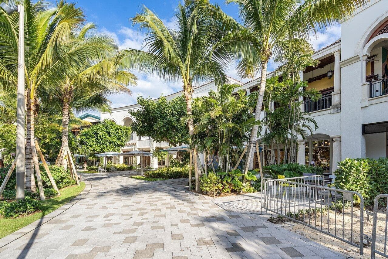 CityPlace, pavilion walking paths