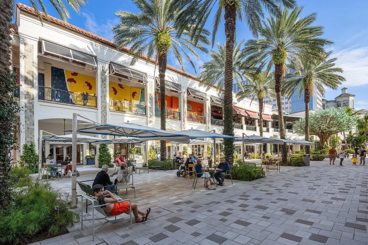 CityPlace, central shopping corridor