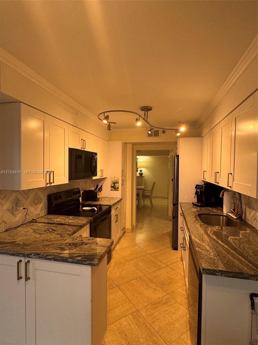 SUMMIT CONDO · #1504N in Hollywood - Photo 9