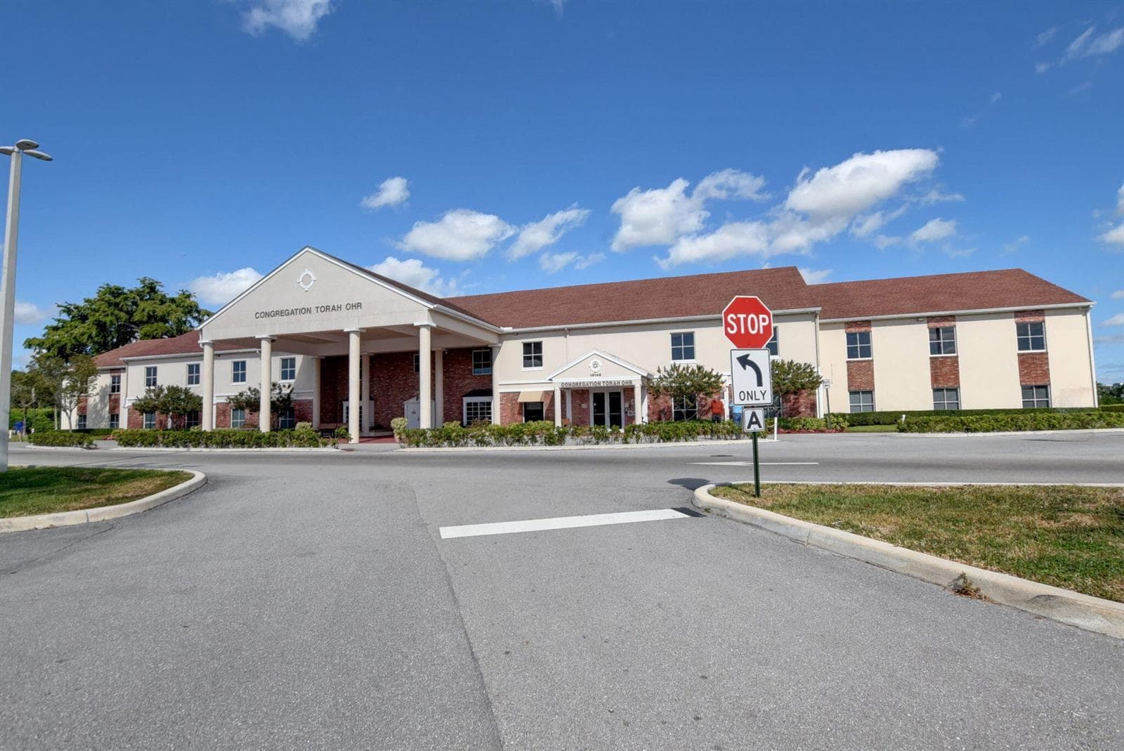 38-web-or-mls-Century Village (4)